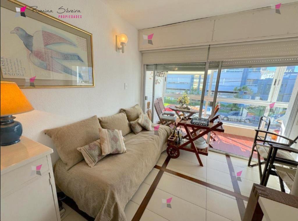 APARTAMENTO EN VENTA EN PENINSULA DE 1 DORMITORIO