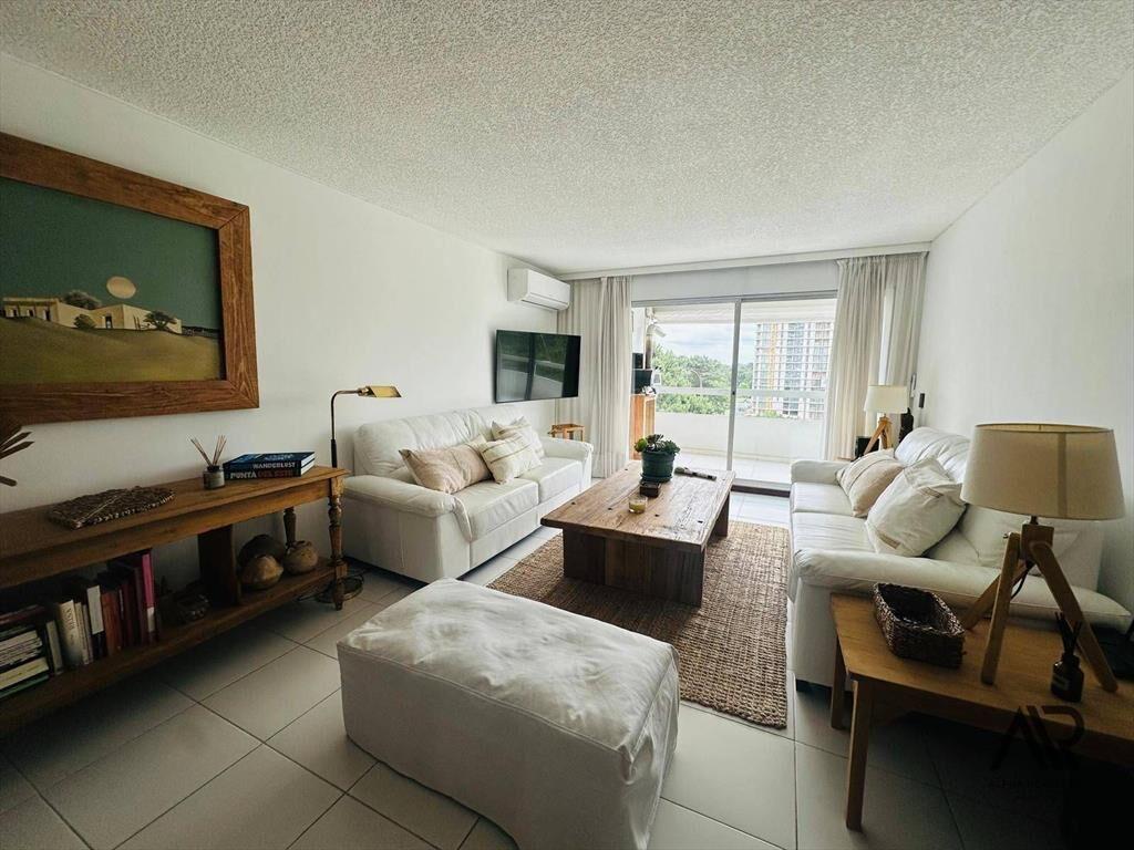 Apartamento en alquiler temporario c/ cochera en Cantegril