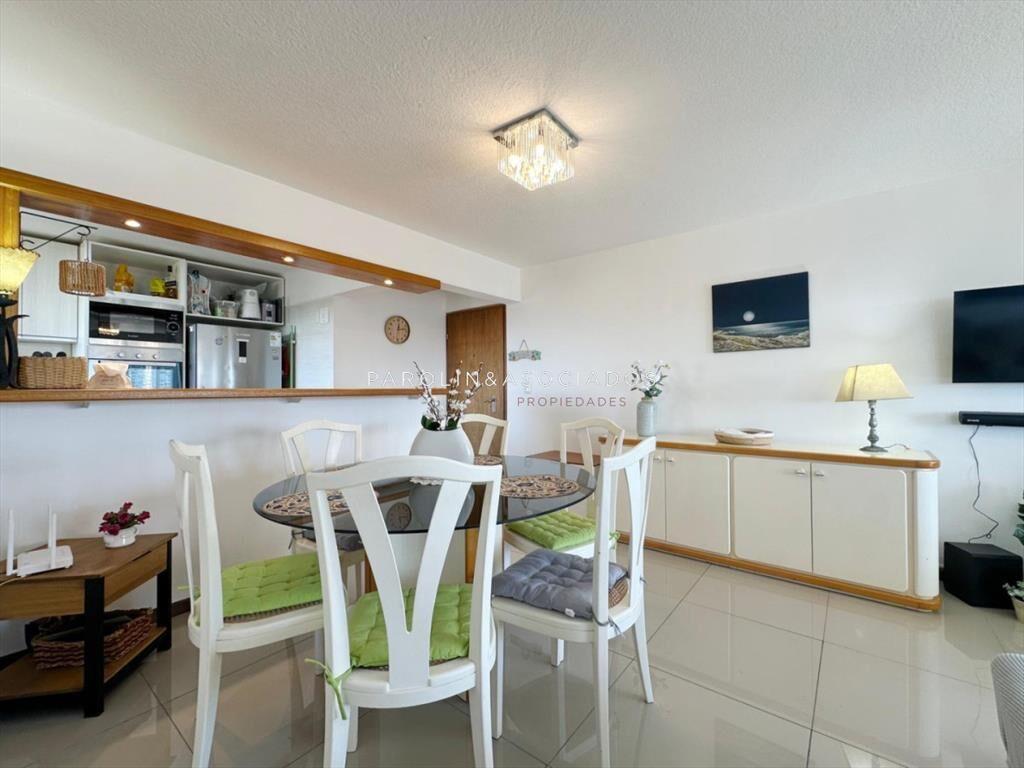 Apartamento en venta de 2 dormitorios en edificio Parquemar