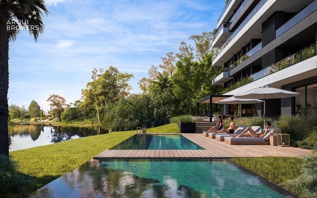 Apartamento penthouse de tres dormitorios en venta en Parqu