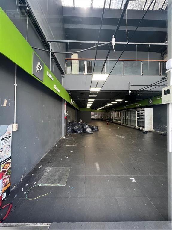 Espectacular local de 600m2 en 18 de julio y Vázquez Cordón