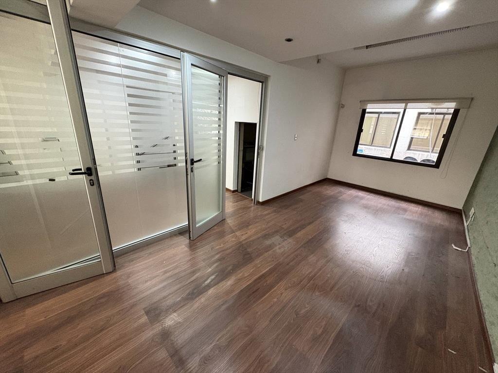 Alquiler  Oficina 334 m2, dos plantas en Ciudad Vieja