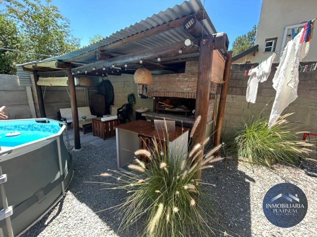 Casa en venta c/ cochera en El Pinar