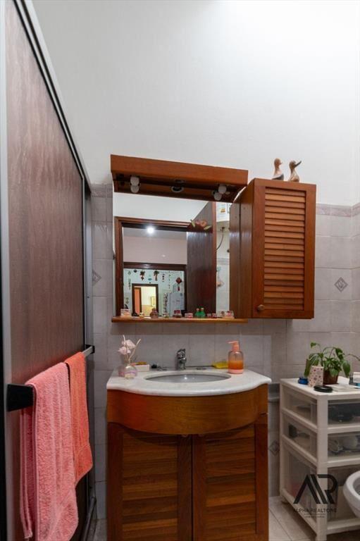 Venta casa 3 dormitorios y escritorio, barbacoa, zona Ce...