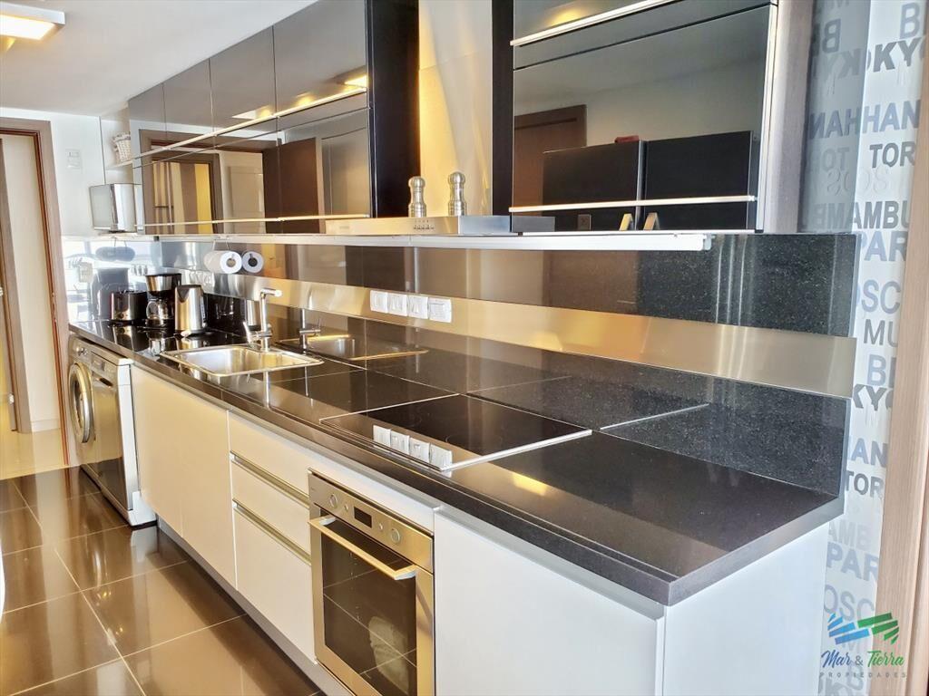 Venta apartamento de 3 dormitorios y servicio con