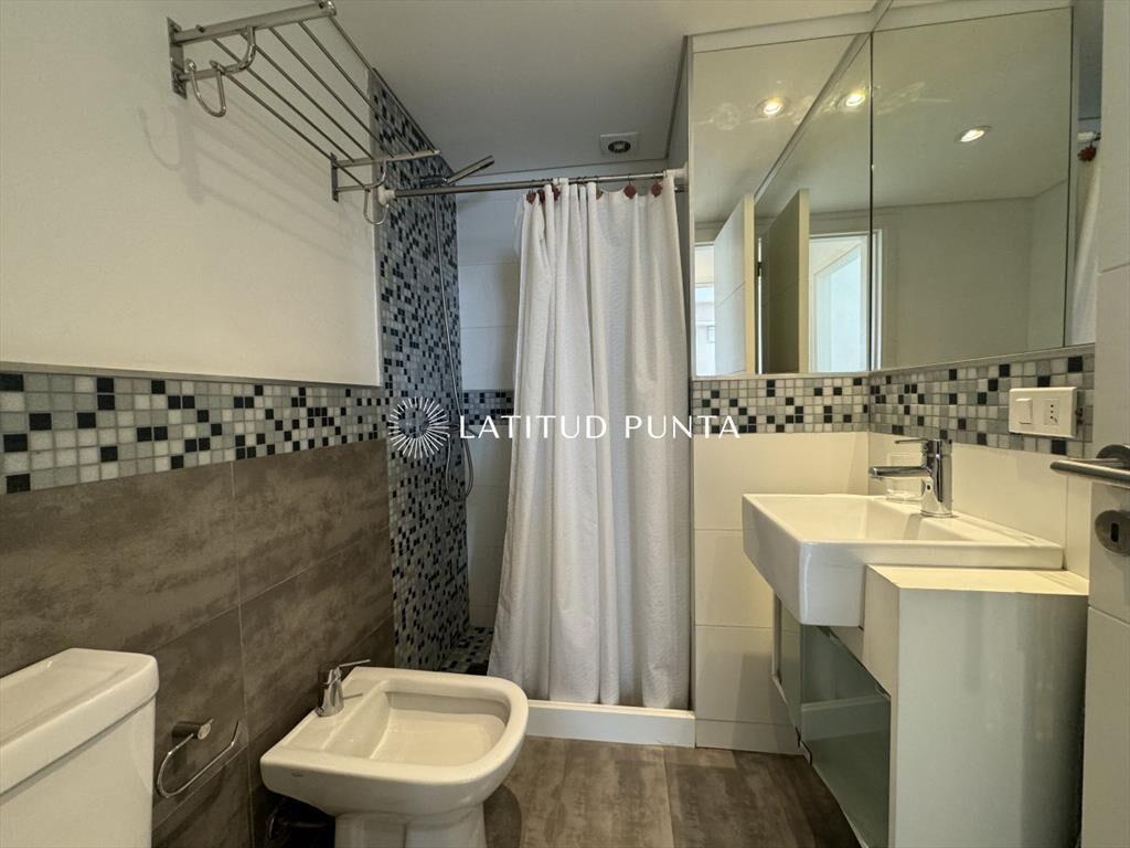 Apartamento de 2 dormitorios 1 baño ubicado en a
