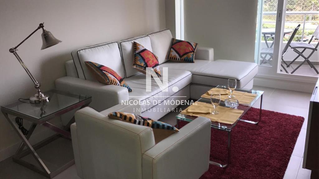 Departamento de 2 dormitorios en venta, en Punta