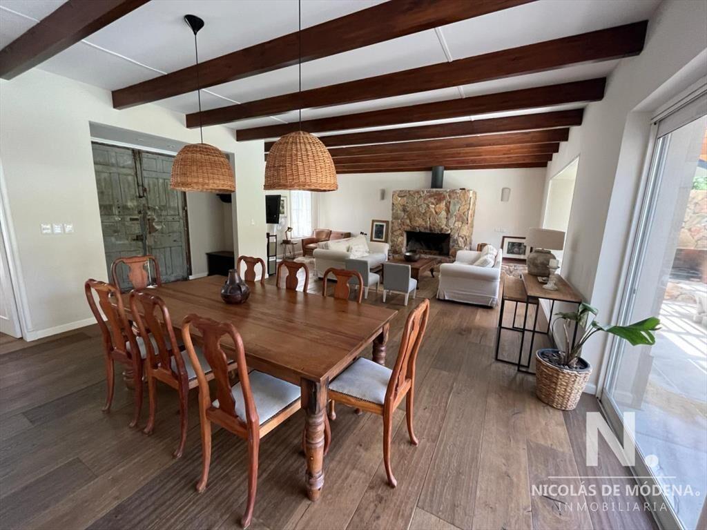 Casa en Venta de 4 dormitorios en Barrio Privado La Arbolad