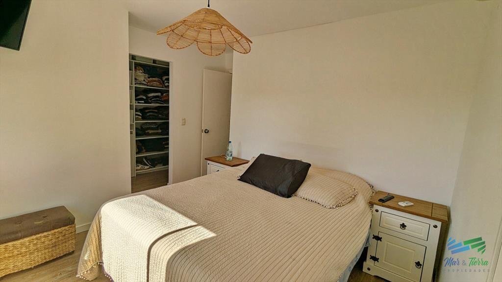Venta y alquiler anual de casa en Pinares a 200 -