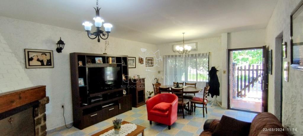 Muy buena casa con amplias comodidades y ideal