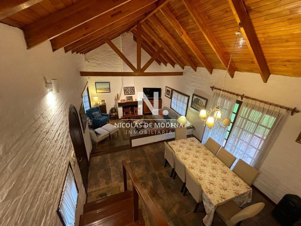Casa de 4 dormitorios con piscina en pinares para