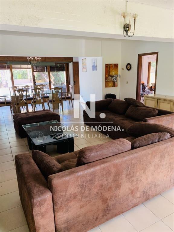 Casa en venta en zona residencial.