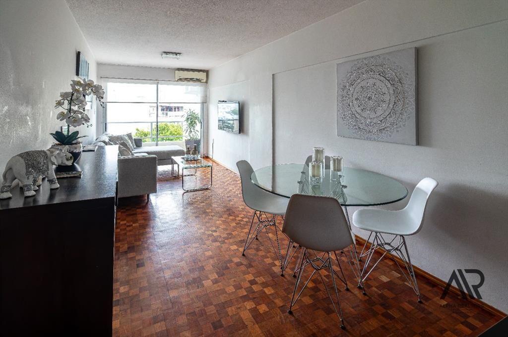 Venta Apartamento 3 dormitorios en Pocitos con cochera