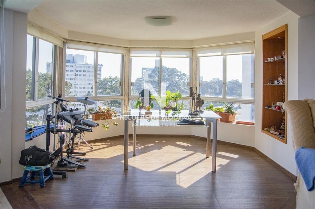 Departamento en venta de 3 dormitorios en Center,