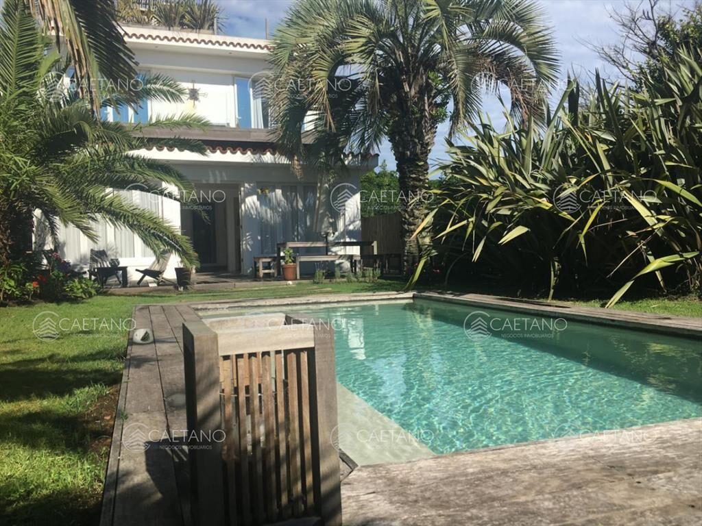 Casa en La Barra de la ruta al mar a pasos de la Posta del