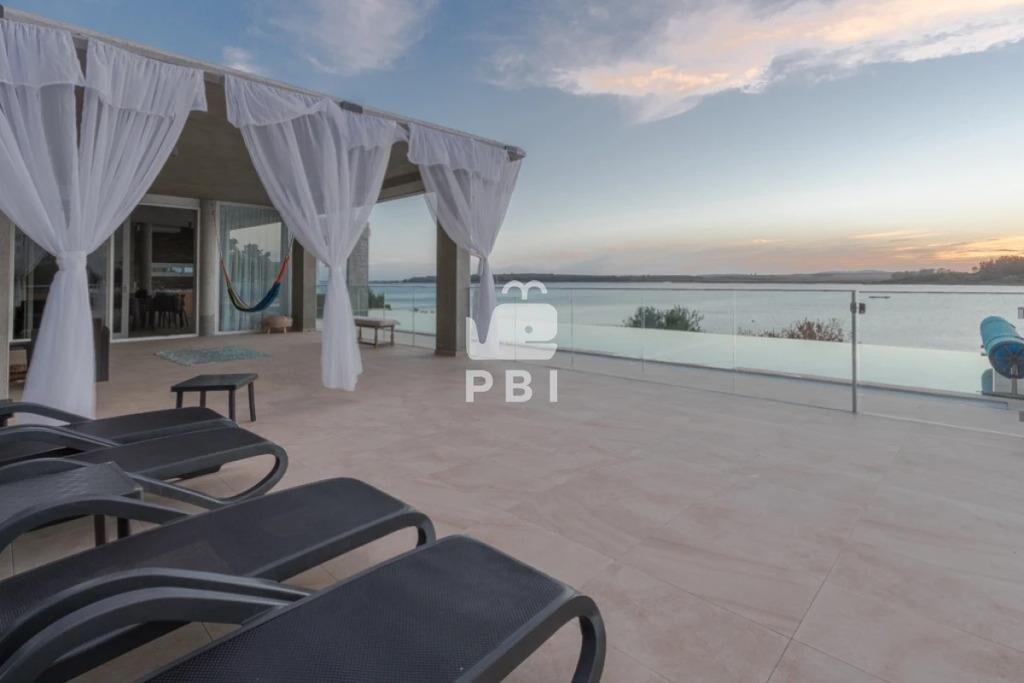 Venta de Chacra 6 DORMITORIOS en Laguna del Punta