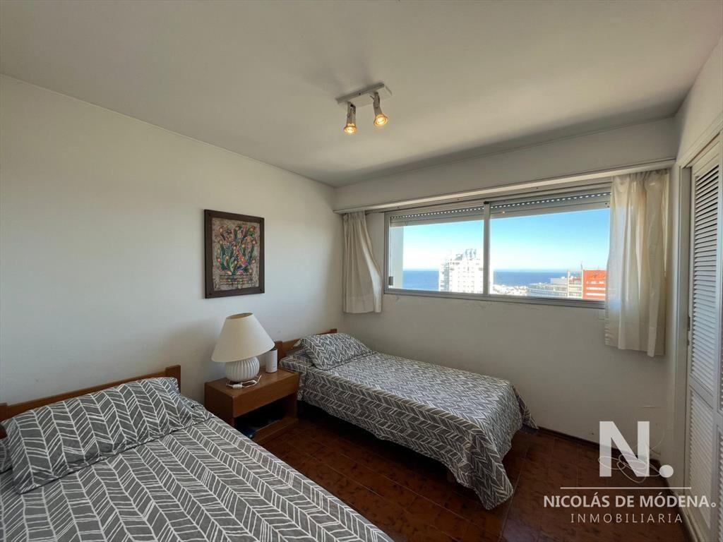 Apartamento de 3 dormitorios en venta en  en Península, Pu