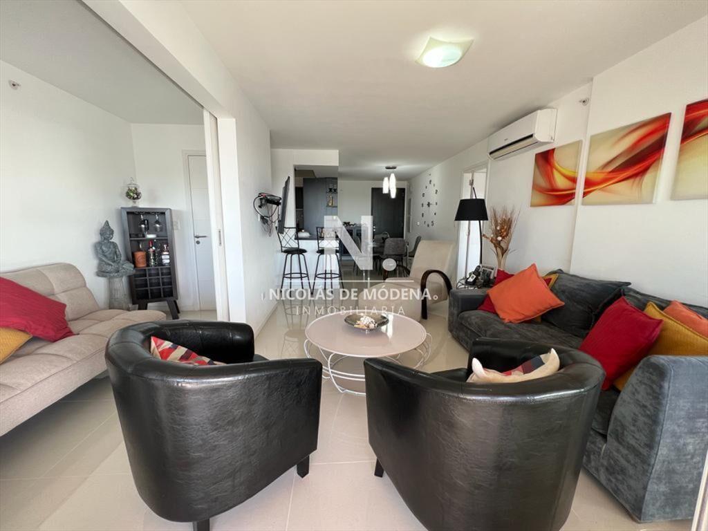 Iluminado departamento en Venta en Punta del Este