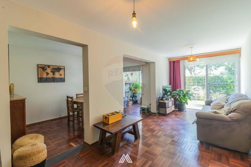 Venta dúplex 2D. con jardín propio y cochera