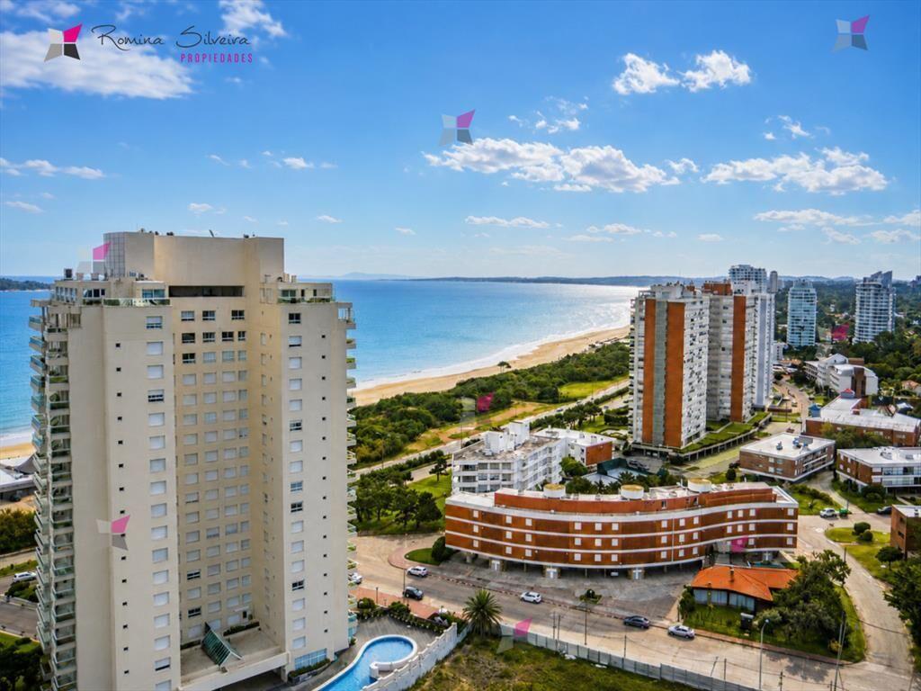 Departamento de 3 dormitorios en venta a pasos del mar. Gal