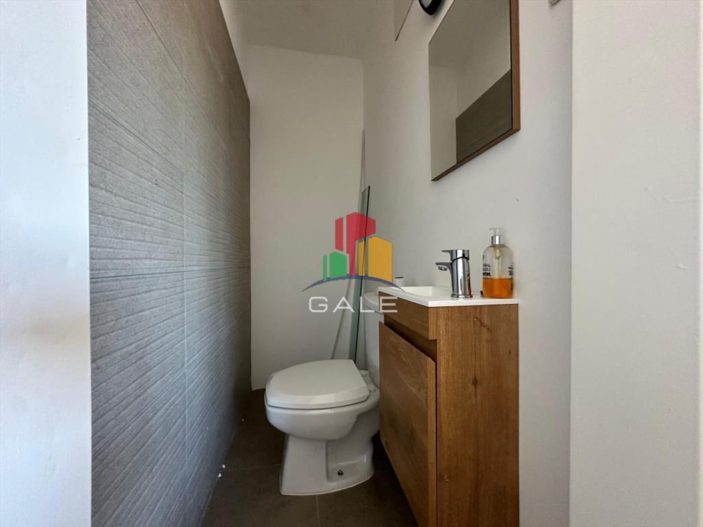Apartamento de dos dormitorios y dependencia de