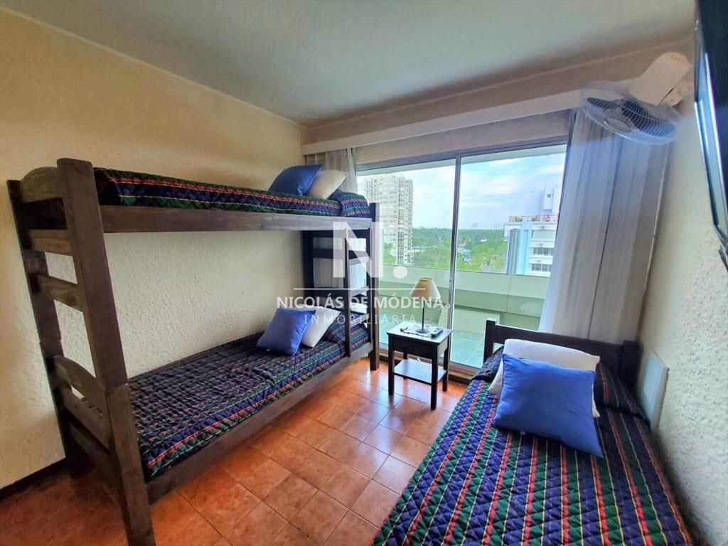 Vende Apartamento en Roosevelt - Punta del Este de 2 Dormit