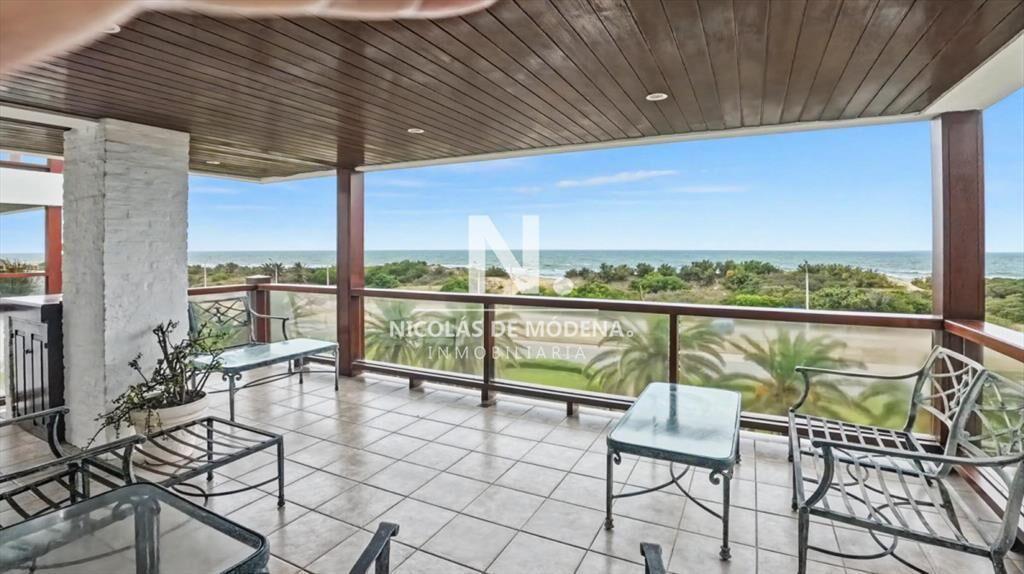En venta apartamento de 3 dormitorios en San con
