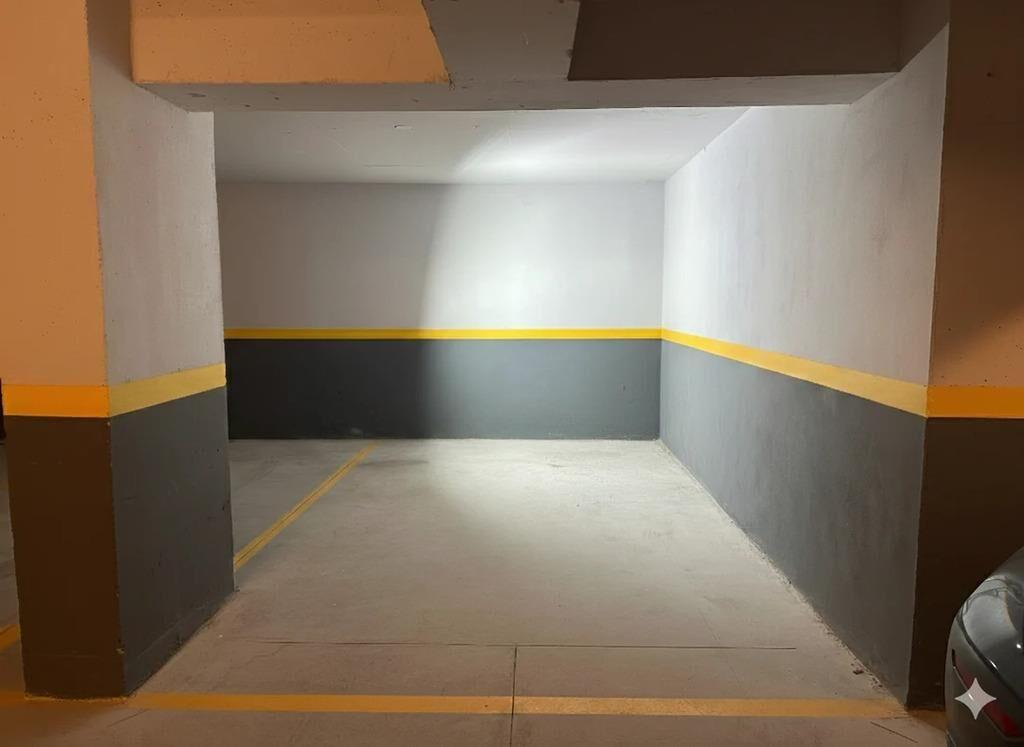 Venta de Apartamento de 1 Dormitorio y Garaje, en Pocitos