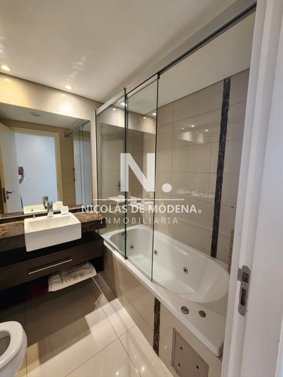 Playa Mansa. Apartamento 2 dormitorios en Venta.