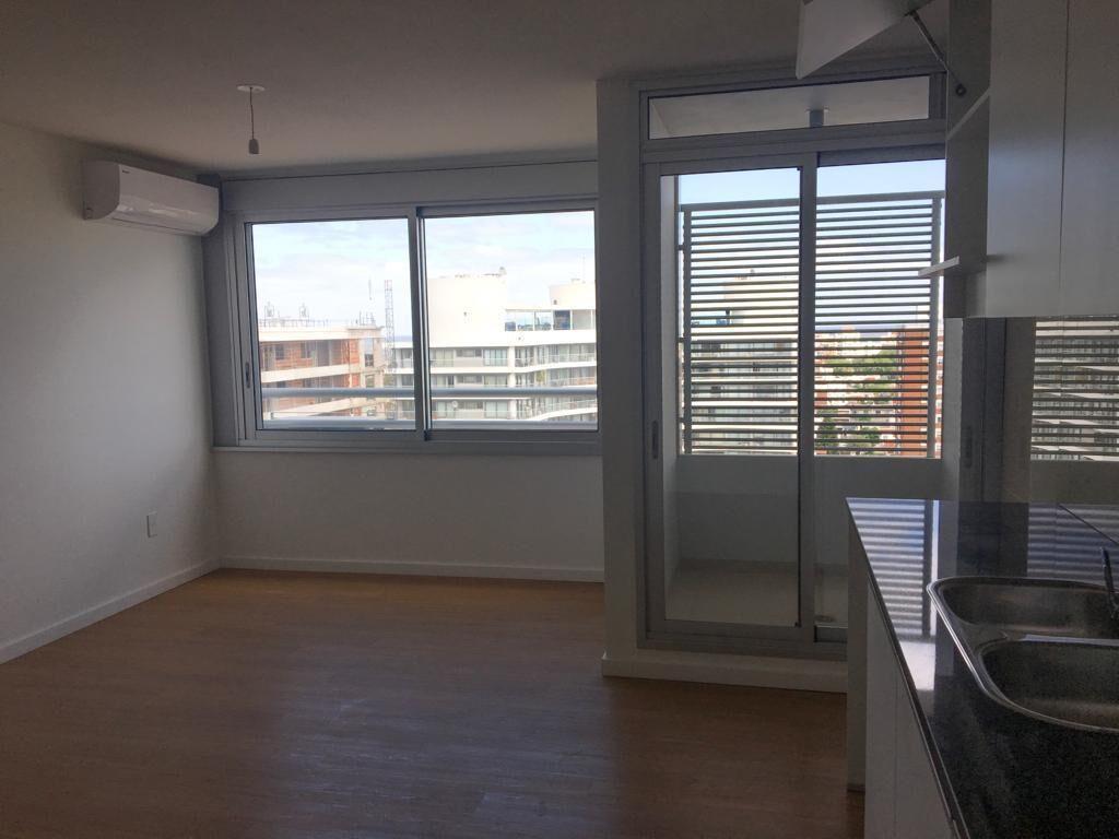 Venta con renta 2 dormitorios con garaje en Malvín - E-To...
