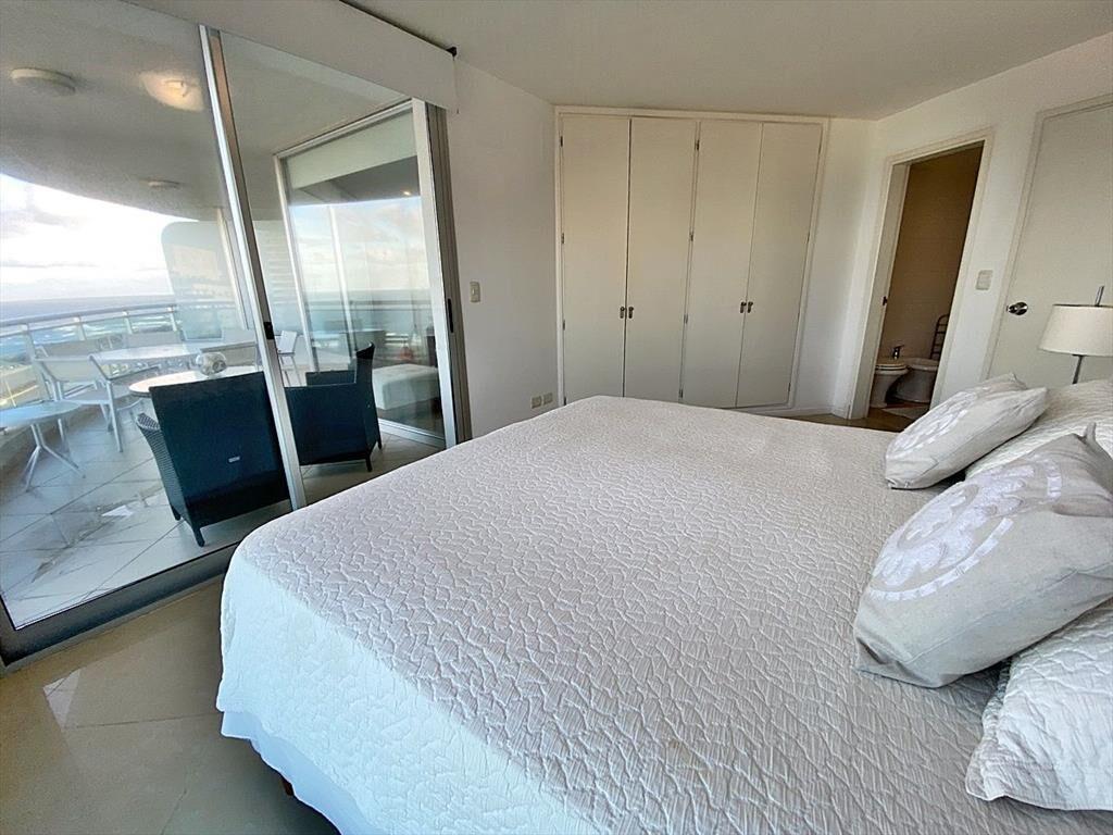 VENTA DE DEPARTAMENTO DE 3 DORMITORIOS EN EDIFICIO SOL Y LU