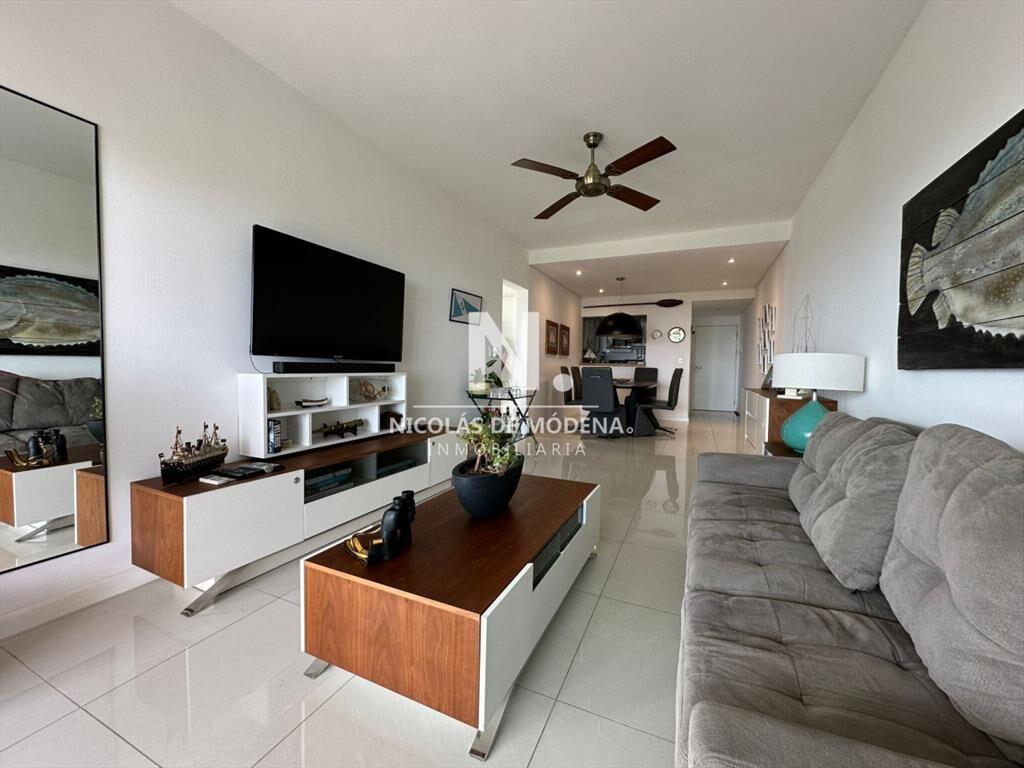 Vende departamento en Azure tower, playa mansa de