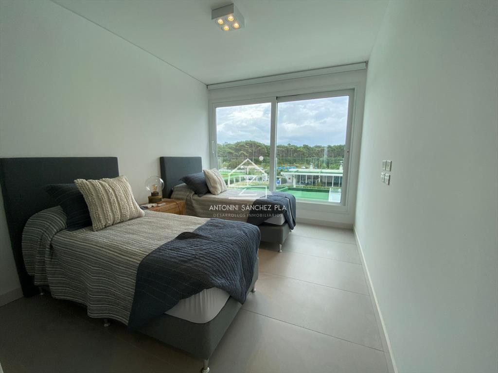 Alquiler apartamento tres dormitorios Punta del
