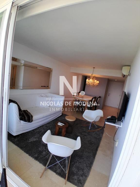 apartamento de 2 dormitorios y 2 baños, ubicado