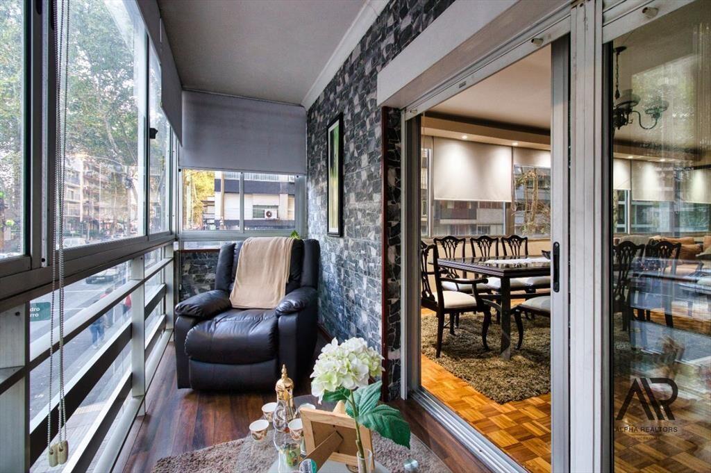 Apartamento en venta c/ cochera en Pocitos