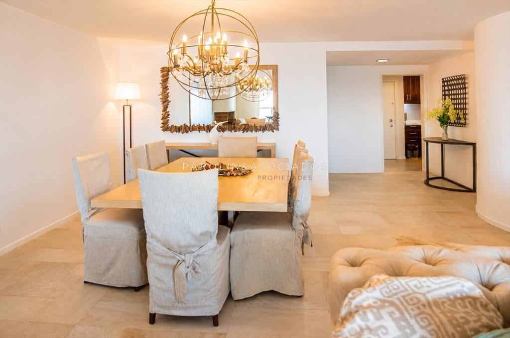 Vende apartamento con vista al mar, de 4 en Punta