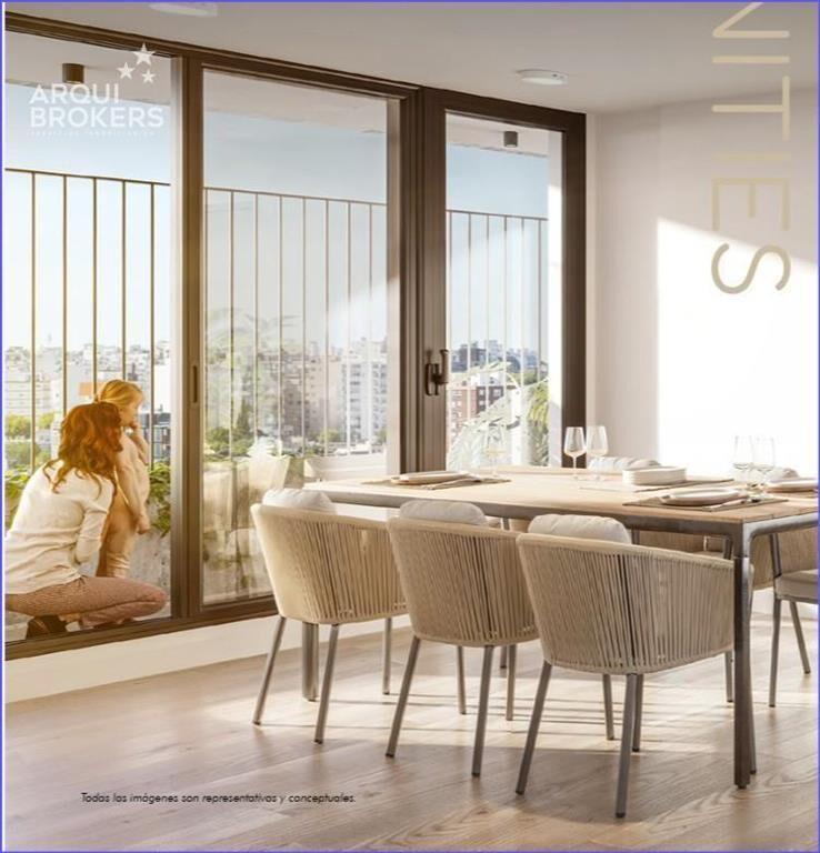 Apartamento monoambiente con patio en venta en Cordón Sur -