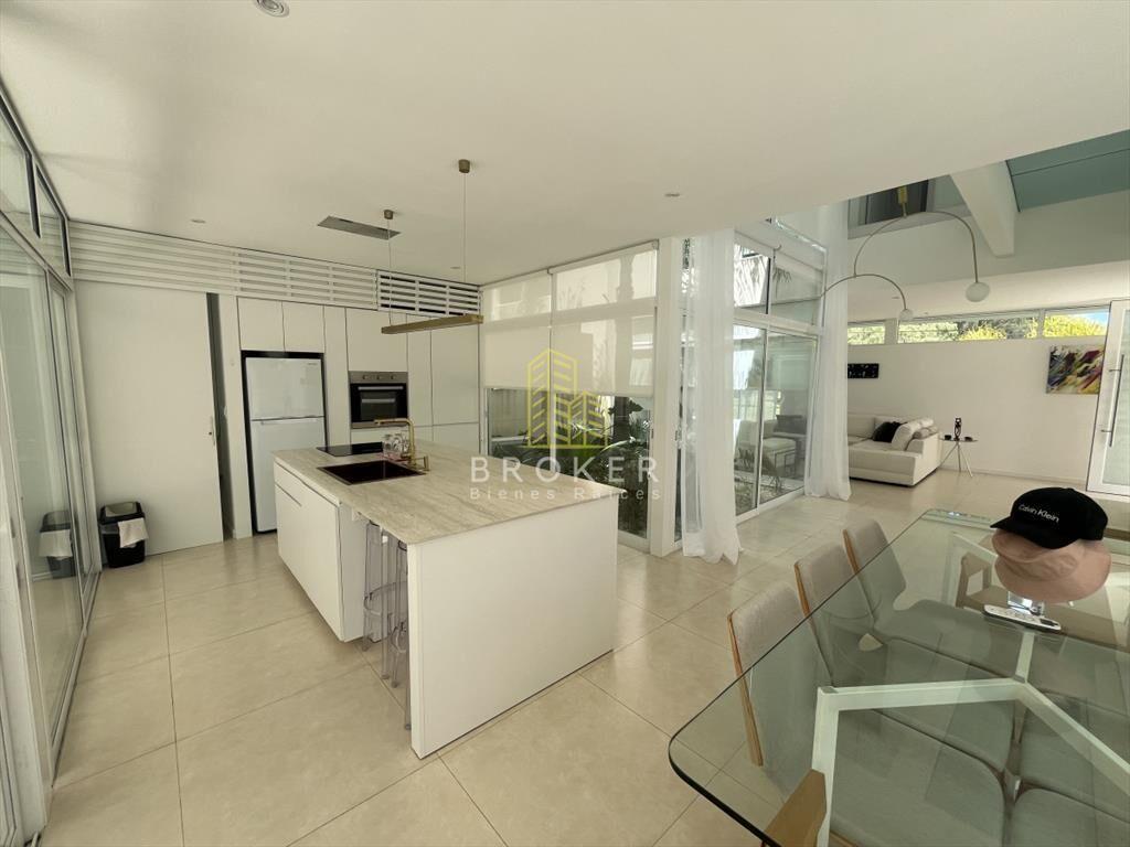 Casa en Venta 4 Dormitorios en Solanas Barrio del