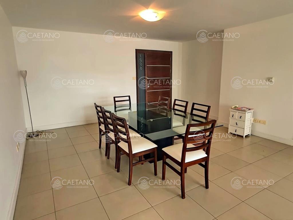 Venta apartamento 3 dormitorios piso alto Punta