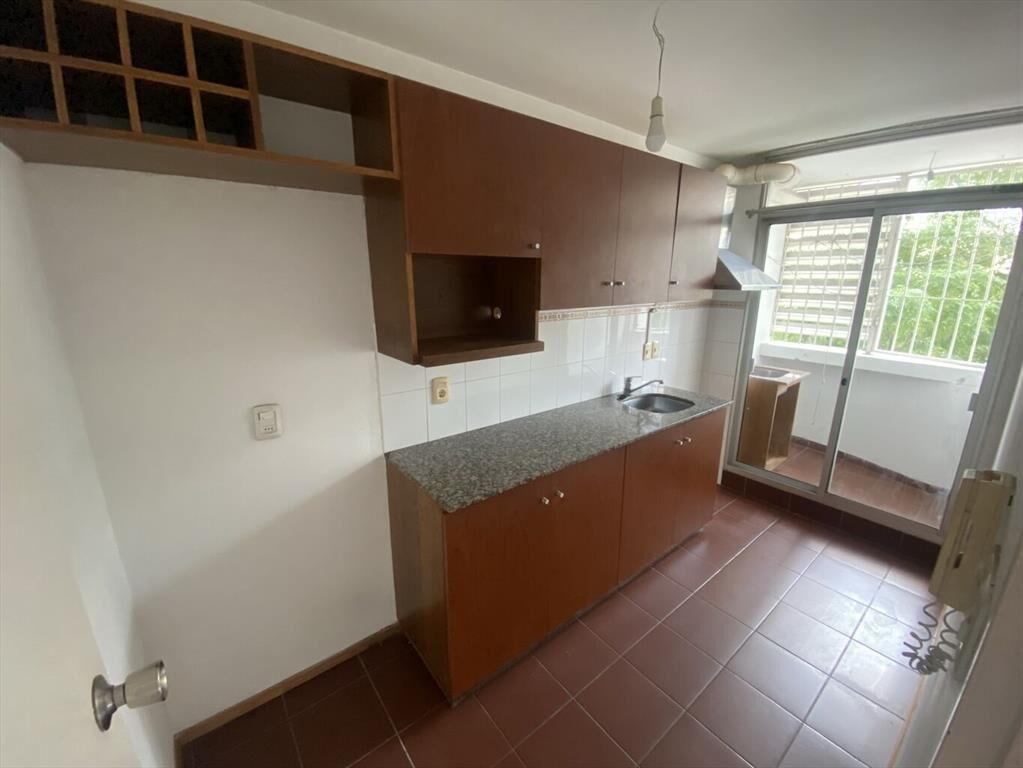 Excelente apartamento, muy bien ubicado.