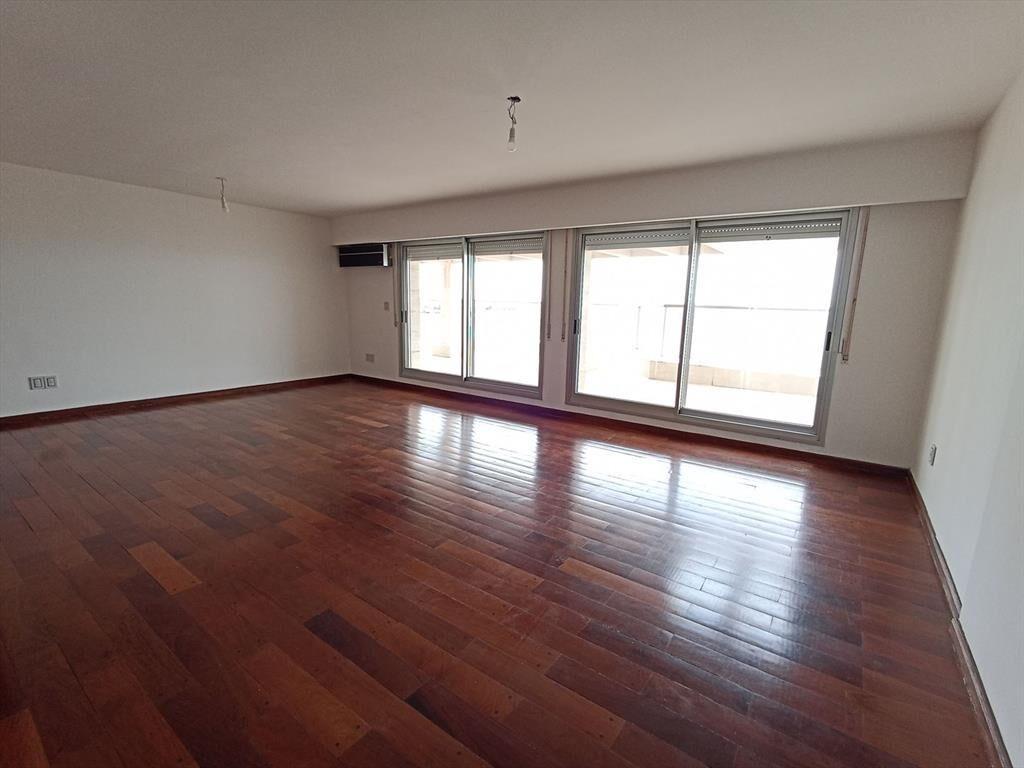 Venta Apartamento Penthouse Pocitos 3 Dormitorios 5 Baños T