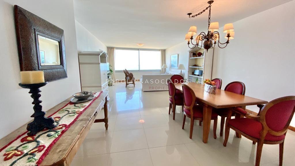 Apartamento en venta de 3 dormitorios en Tiburón