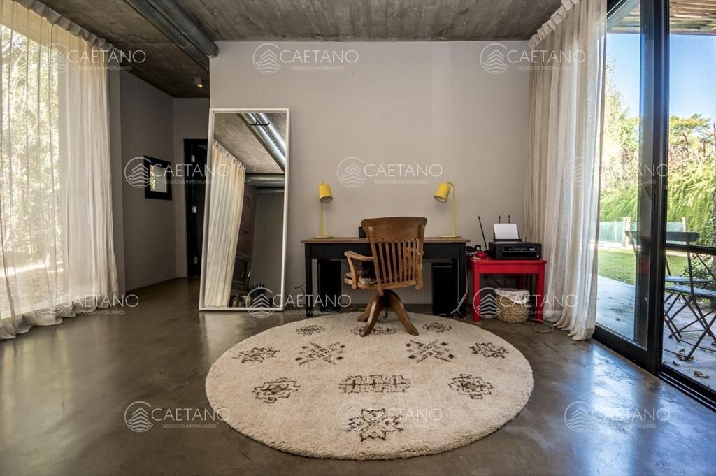 Excelente casa de estilo Minimalista en Barrio La