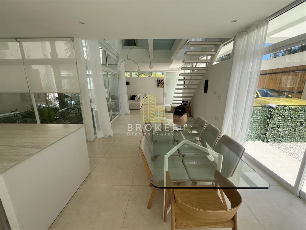 Casa en Venta 4 Dormitorios en Solanas Barrio del