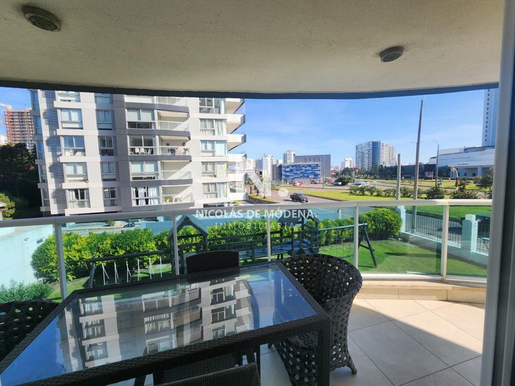 Apartamento de 3 dormitorios en alquiler de verano en Punta