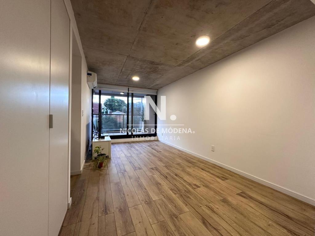 Vende oportunidad en Playa Mansa, primera línea