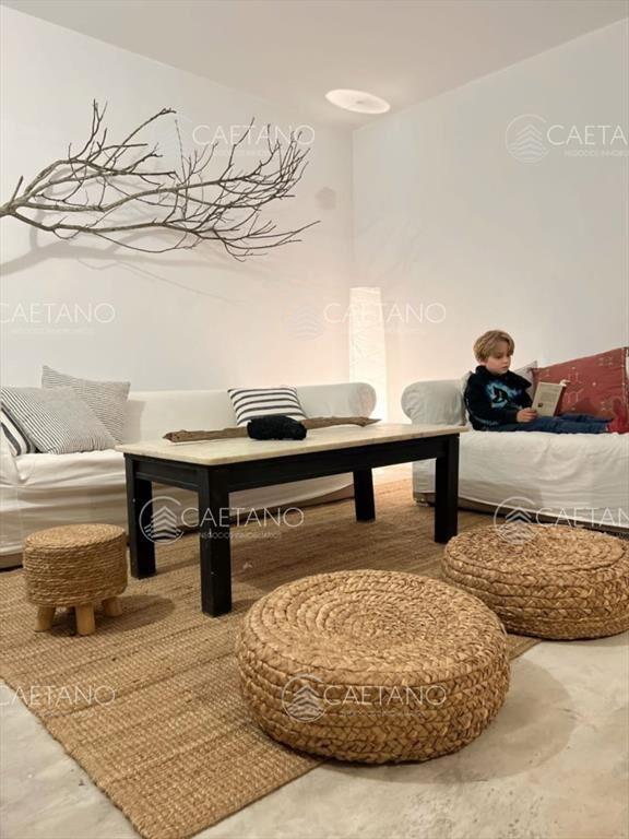 Amplia casa a la venta en Punta del Este de 6 dormitorios e