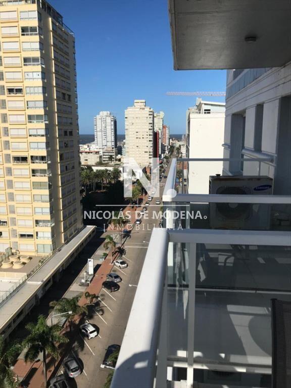 Alquila apartamento de 2 dormitorios en Peninsula, Punta de