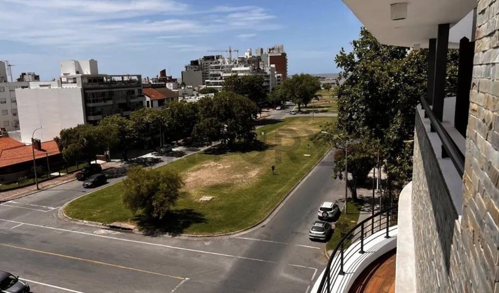 Apartamento al frente en alquiler, MALVIN 1 dormitorio, a...