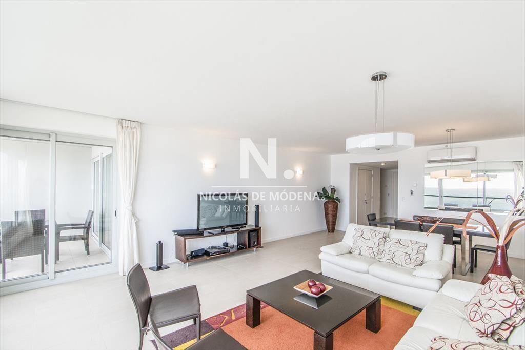 Apartamento en torre Le Parc en alquiler temporario, Playa